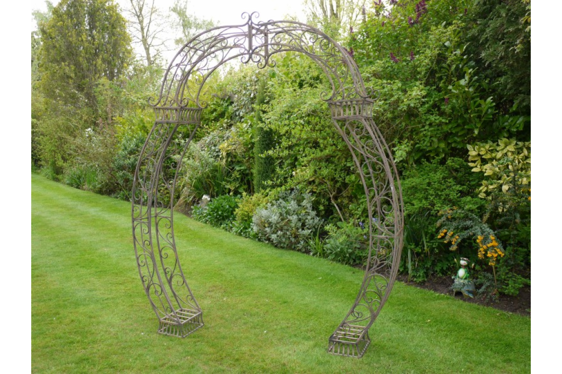 STUNNING DETAILED SCROLLED METAL GARDEN ARCH IDEAL FOR WEDDING DAYS CLIMBING ROSE